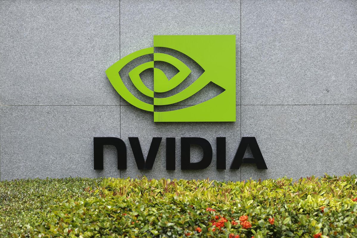 Acciones de Nvidia suben un 6,5 % en la apertura tras superar expectativas en resultados