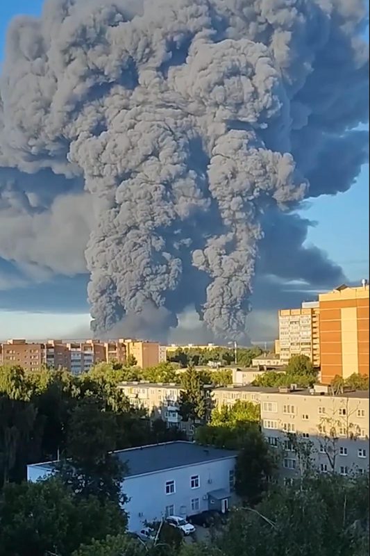 Mueren 8 personas en ataques con drones contra almacenes de comercio electrónico en Rusia