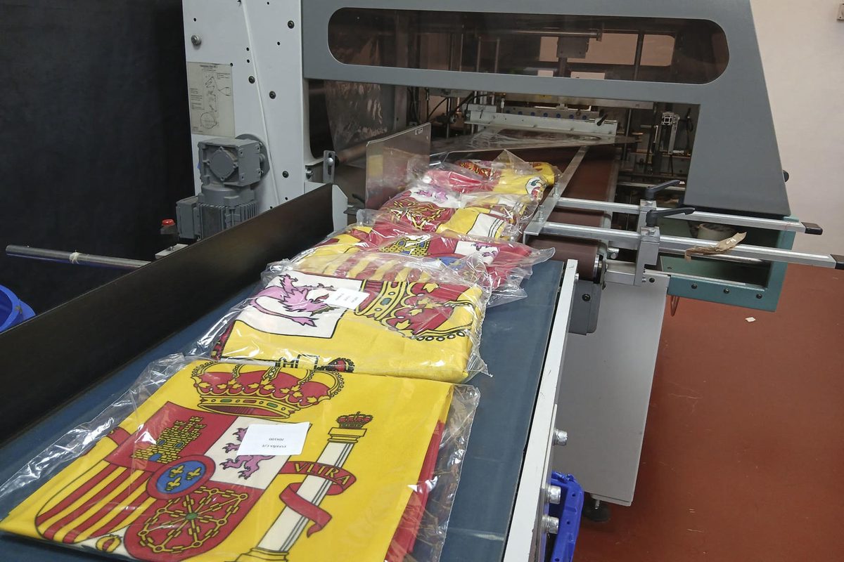 El Mundial aumenta la venta de banderas en España, disparada por el éxito de la selección
