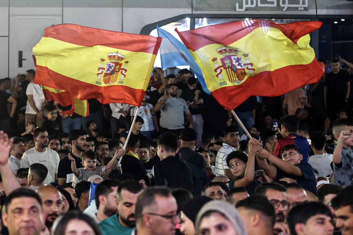 Ramala ondea la bandera española y homenajea al Gobierno durante la final del Mundial