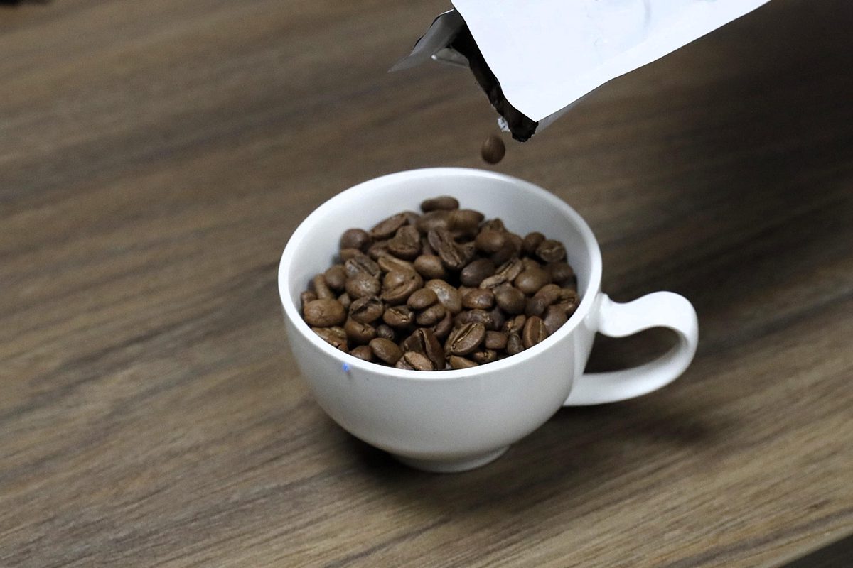 ¿Cuánto café es saludable tomar al día?