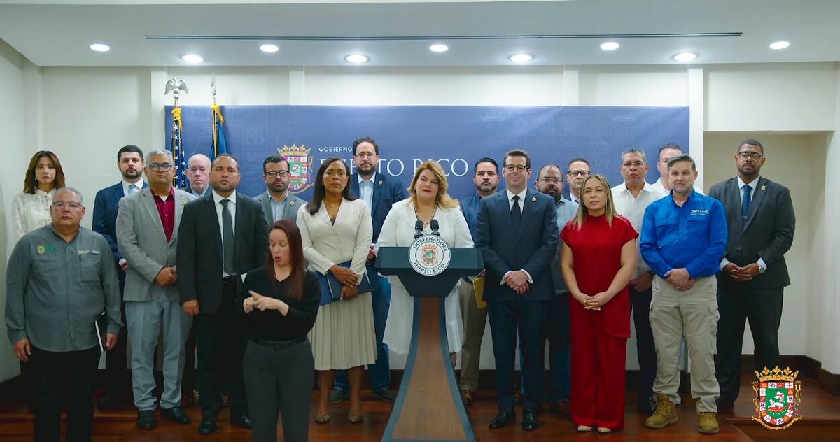Más lideres de partidos políticos reaccionan a salidas de Domenech e Itza García