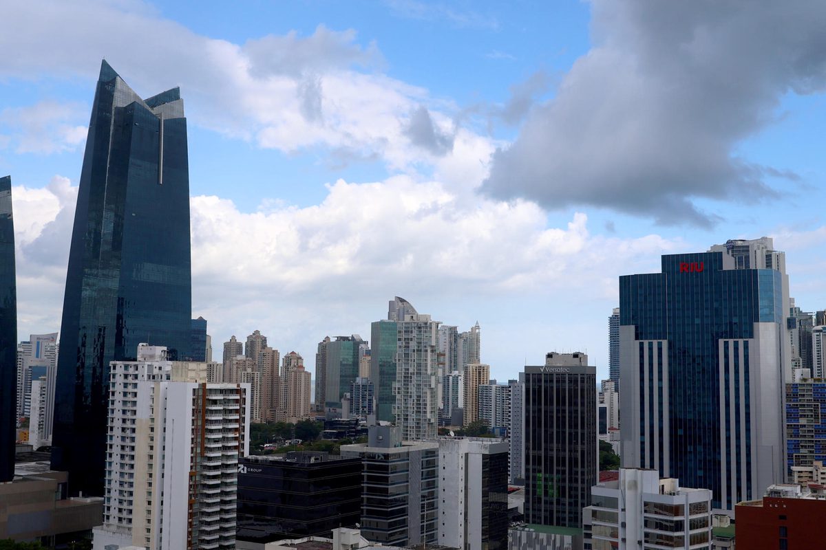 La confianza del consumidor en Panamá cae por el alza en el precio de los combustibles