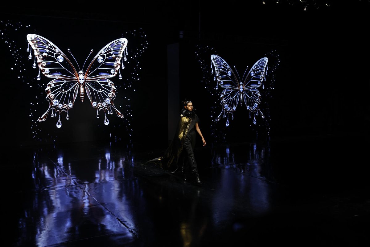 Colección ‘supernova’ de Jesús de la Garsa inaugura la edición 85 de Intermoda en México