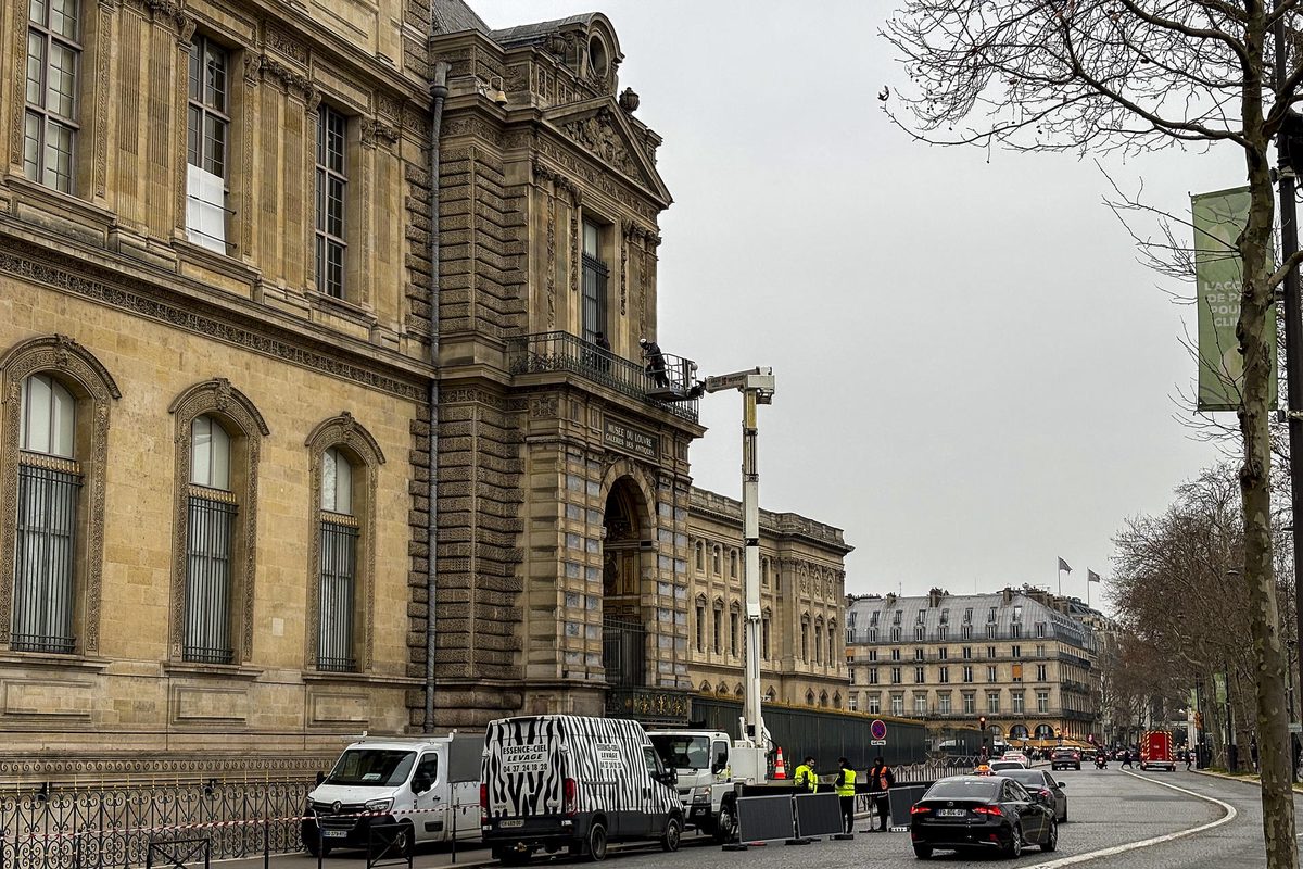 Nueve meses después del robo de las joyas, el Louvre reabre al público la Galería de Apolo