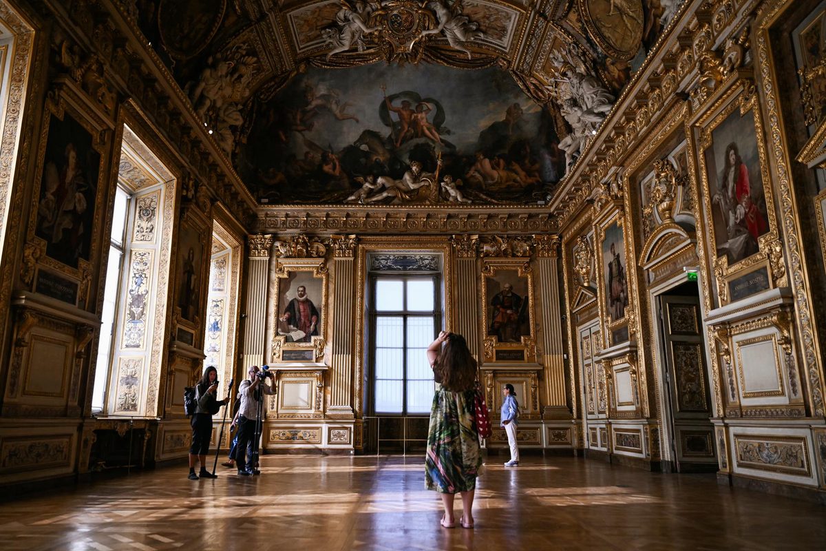 El Louvre reabre la galería donde robaron joyas: «visitarla ahora es aún más interesante»