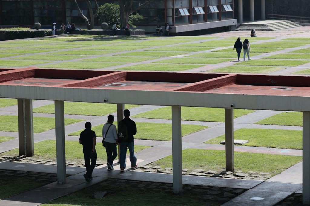Mayor universidad de México hará examen presencial a seleccionados tras anomalías con IA
