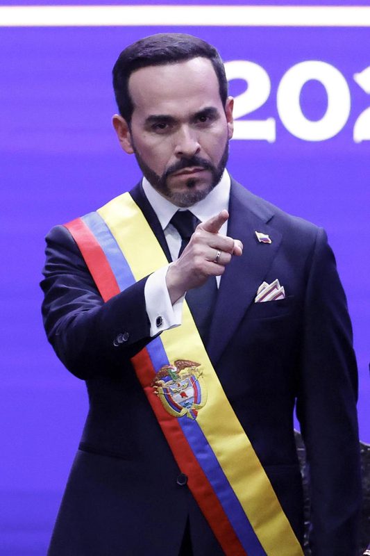 De la Espriella promete «cerrar un largo capítulo de resignación nacional» en Colombia