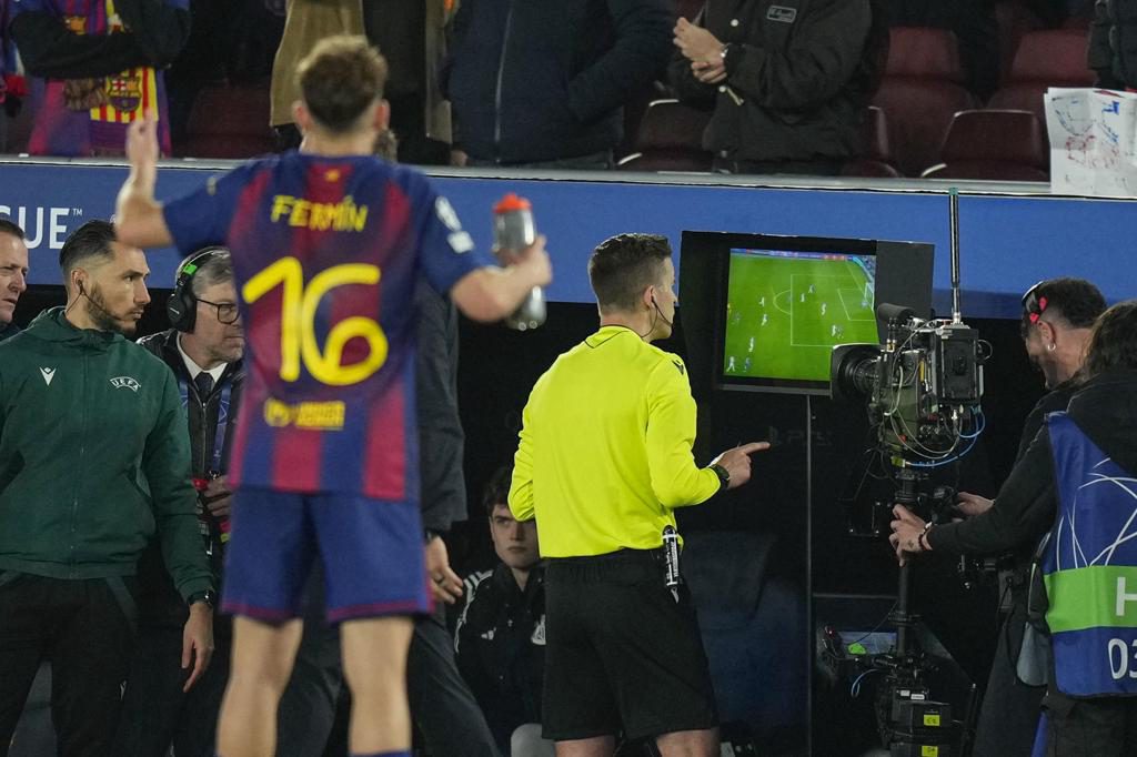 La UEFA crea ‘Clear Line’, una guía común para aclarar cuándo debe intervenir el VAR