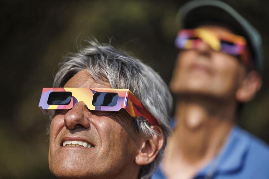 El eclipse solar llega a Groenlandia y a Islandia