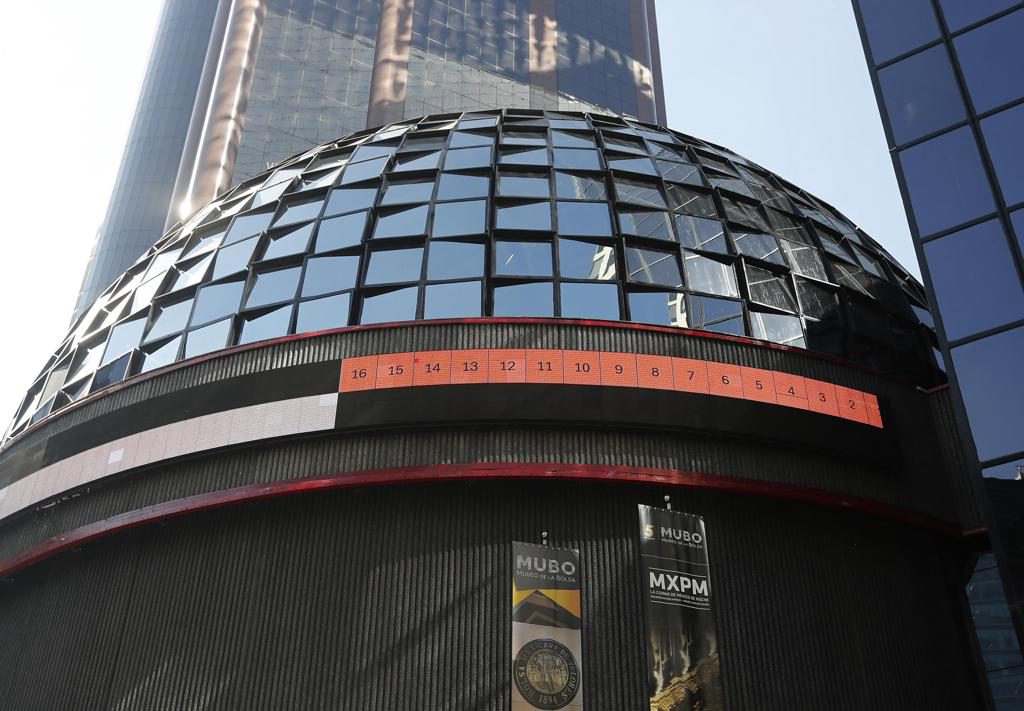 La Bolsa de México sufre pérdida semanal de 3,8 % y se ubica en las 64.397,45 unidades