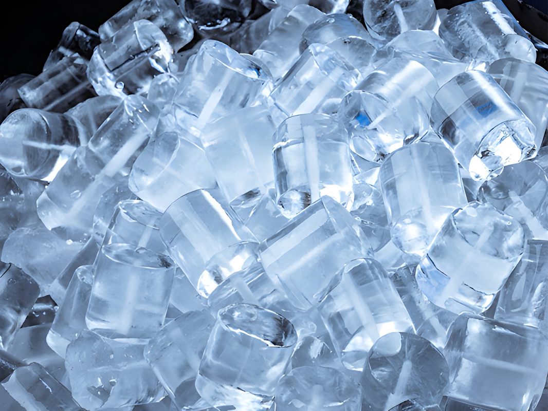 Productores locales piden al Departamento de Salud frenar la importación de hielo