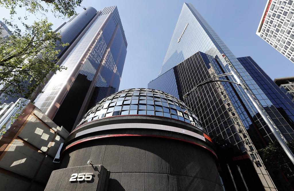 La Bolsa mexicana avanza un 0,55 %, contrario a índices en EEUU y sube a 64.349,8 unidades
