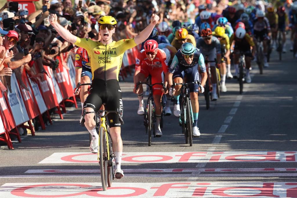 Brennan se estrena a lo grande y Pogacar se agarra al maillot rojo