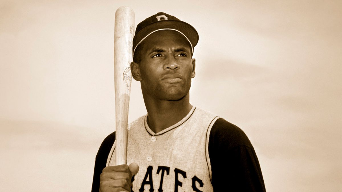 Presentan proyecto para instalar estatua de Roberto Clemente en Capitolio federal