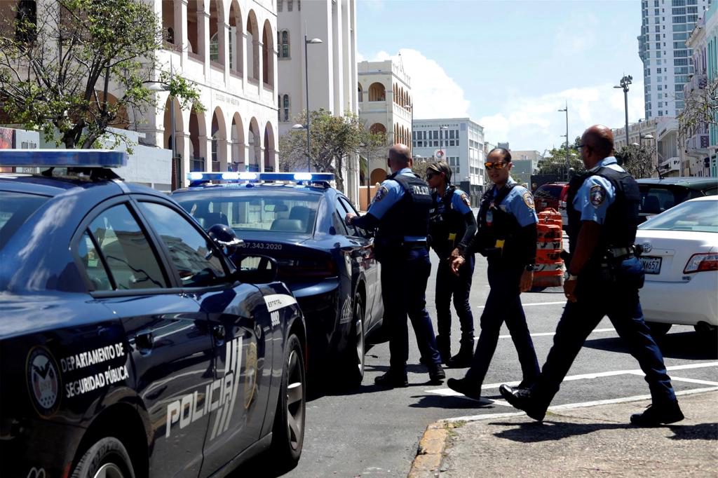 Investigan el asesinato de una mujer y el suicidio de su esposo en residencia de Patillas