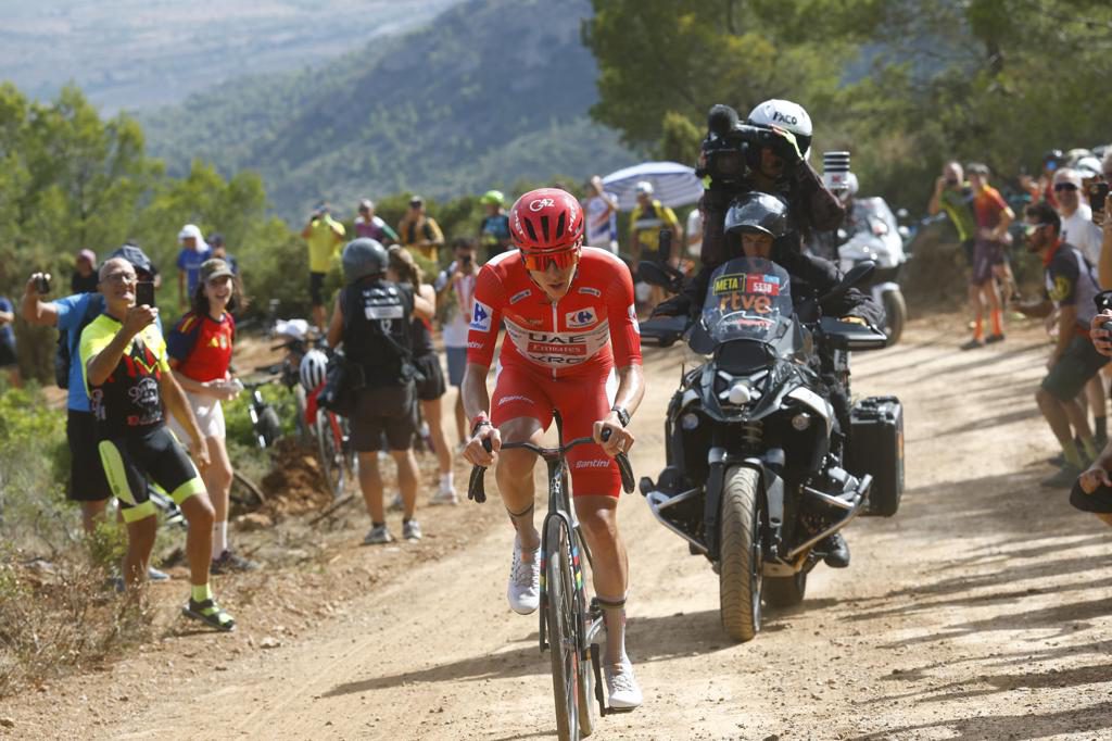Pogacar hace el triplete en pugna con Enric Mas, segundo en la general